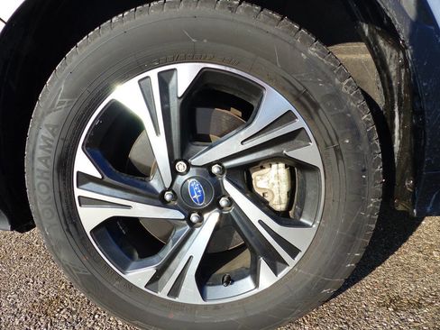 Used 2024 Subaru Crosstrek 2.0i Premium image 13