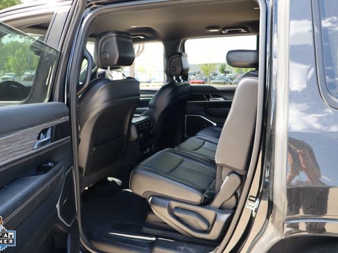 Used 2024 Jeep Wagoneer Series II w/ Flexible Seating Group AWD/4WD image 25