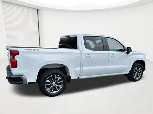 Used 2022 Chevrolet Silverado 1500 LT AWD/4WD image 5
