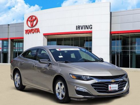 Used 2024 Chevrolet Malibu LS FWD image 2