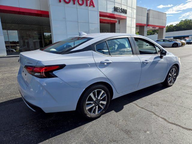 Used 2025 Nissan Versa SV FWD image 9