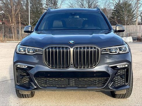 Used 2022 BMW X7 M50i w/ Executive Package image 3
