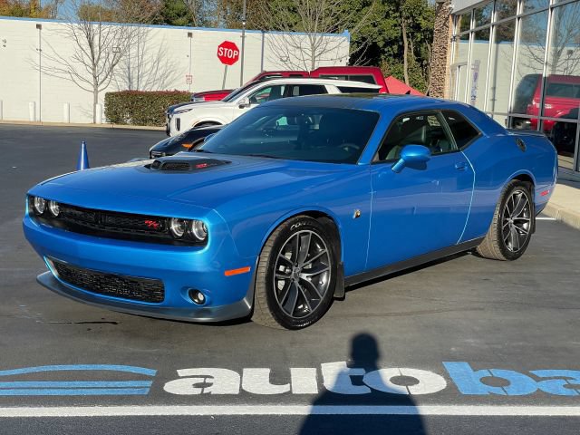 Used 2016 Dodge Challenger R/T Scat Pack RWD image 9