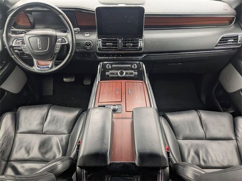 Used 2021 Lincoln Navigator Reserve image 18