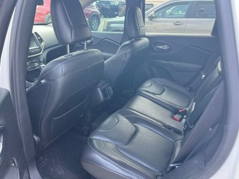 Used 2016 Jeep Cherokee High Altitude w/ Luxury Group FWD image 8