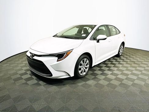 Certified 2025 Toyota Corolla LE image 4
