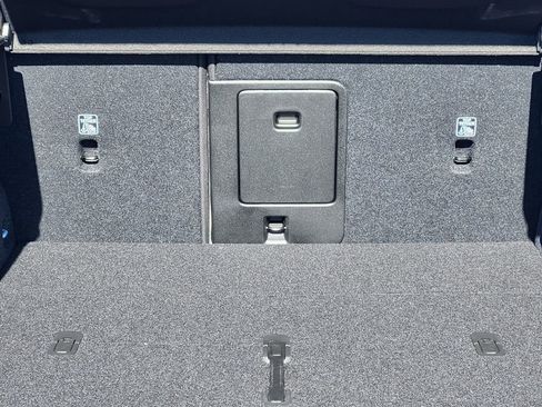 New 2026 Volvo XC40 B5 Plus w/ Protection Package Premier image 20