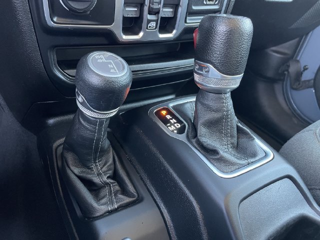 Used 2024 Jeep Wrangler Unlimited Sahara AWD/4WD image 22