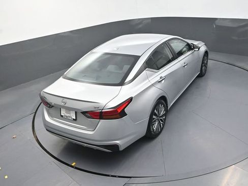 Used 2024 Nissan Altima 2.5 SV FWD image 17
