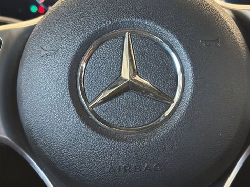 Used 2020 Mercedes-Benz GLB 250 image 13