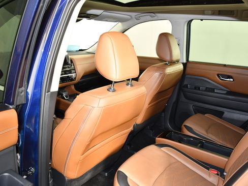 Used 2023 Nissan Pathfinder Platinum AWD/4WD image 50