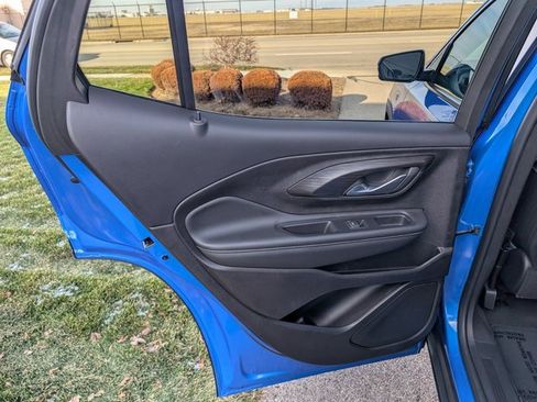 Certified 2024 GMC Terrain SLT image 12