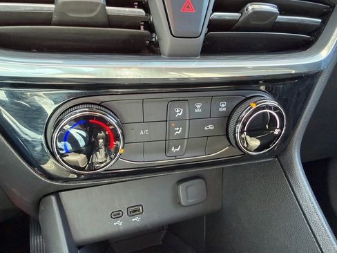 Used 2024 Buick Encore GX Sport Touring image 29