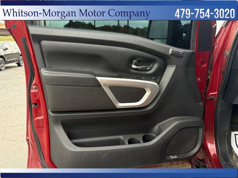 Used 2019 Nissan Titan PRO-4X w/ Pro-4x Convenience Package AWD/4WD image 15