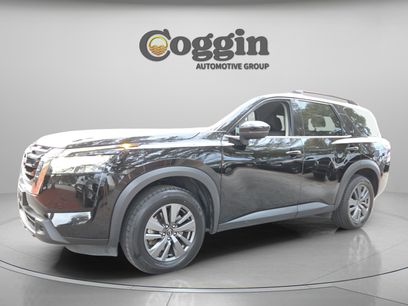 Used 2024 Nissan Pathfinder SV