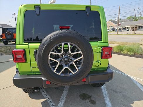 Certified 2026 Jeep Wrangler Unlimited Sahara w/ Safety Group AWD/4WD image 13