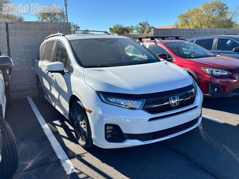 Certified 2025 Honda Odyssey Touring image 5