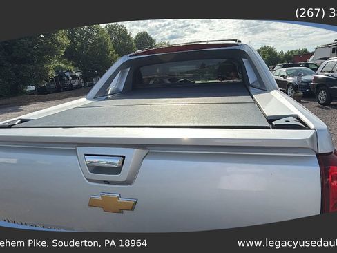 Used 2012 Chevrolet Avalanche LTZ AWD/4WD image 13