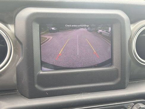 Used 2019 Jeep Wrangler Unlimited Sahara AWD/4WD image 36