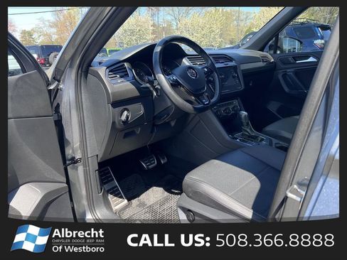 Used 2020 Volkswagen Tiguan SE R-Line AWD/4WD image 10