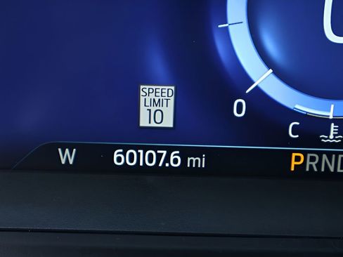 Used 2021 Ford Explorer King Ranch w/ Premium Technology Package image 23