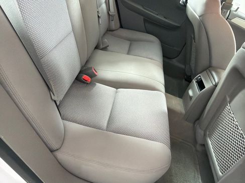 Used 2012 Chevrolet Malibu LS FWD image 19