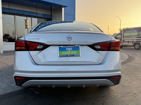 Used 2022 Nissan Altima 2.5 S image 9