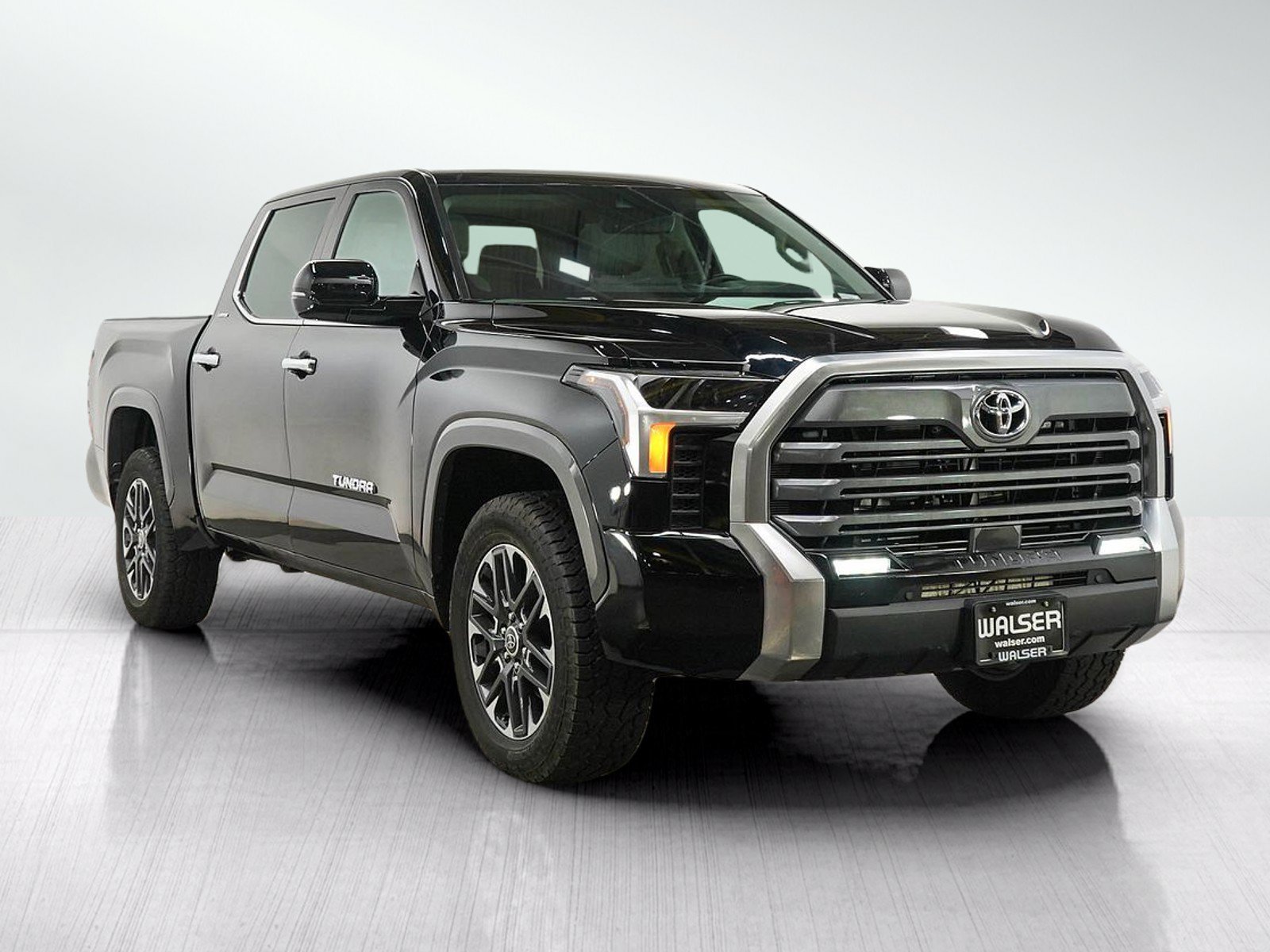 Used 2023 Toyota Tundra Limited w/ Power Package AWD/4WD image 7
