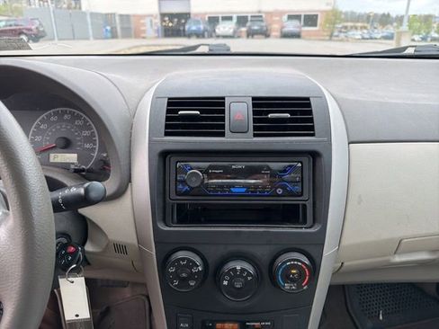 Used 2010 Toyota Corolla image 16