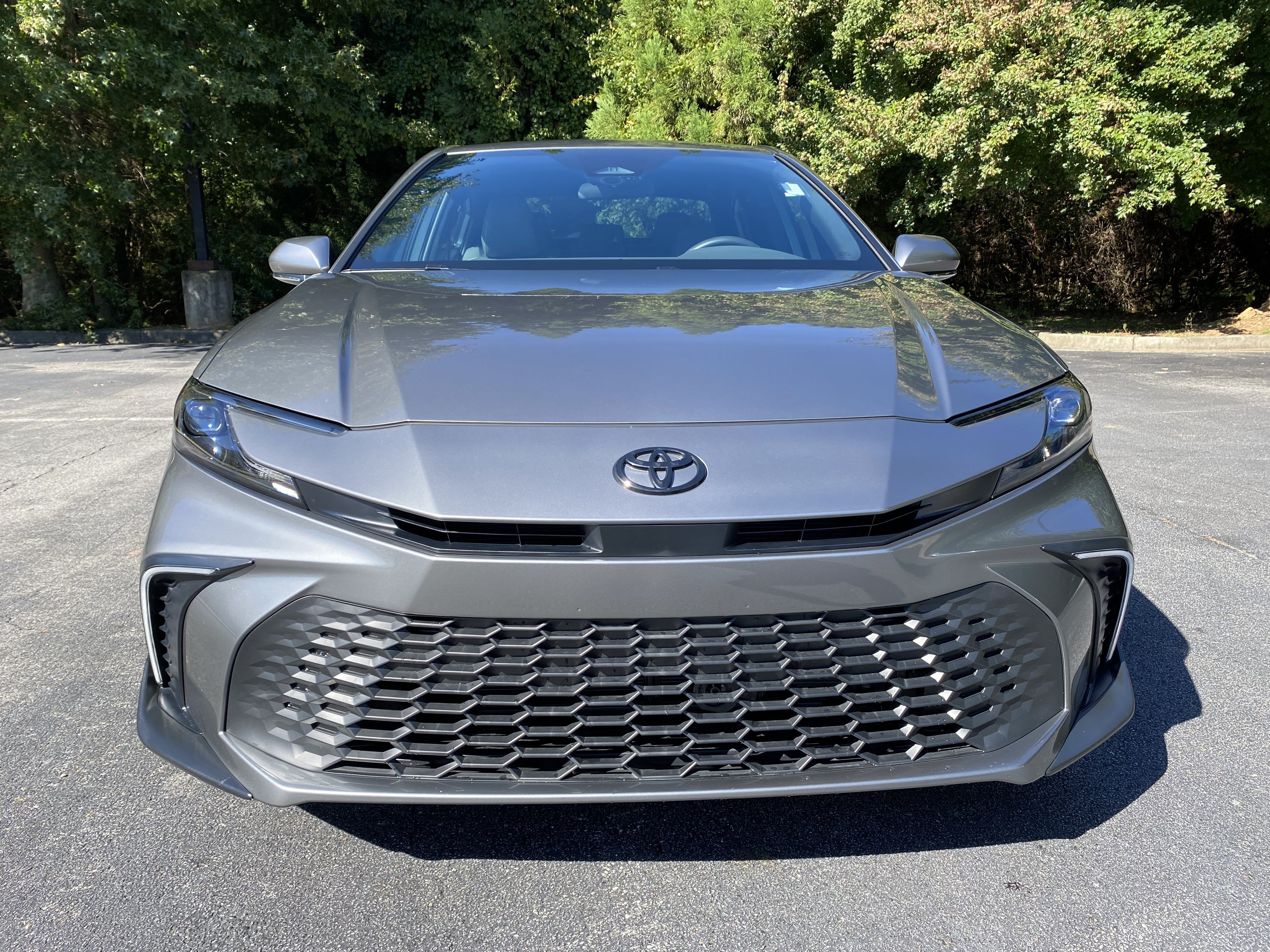 Used 2026 Toyota Camry SE FWD image 3