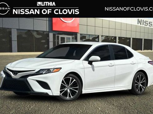 Used 2020 Toyota Camry SE FWD image 1