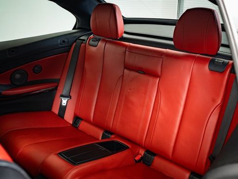 Used 2018 BMW M4 Convertible image 48