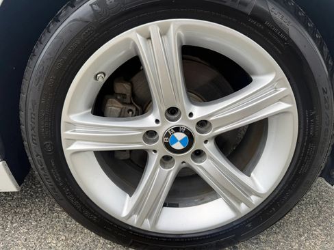 Used 2015 BMW 320i Sedan RWD image 22