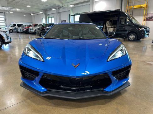 Used 2025 Chevrolet Corvette Stingray Preferred Cpe w/ Z51 Performance Package RWD image 2