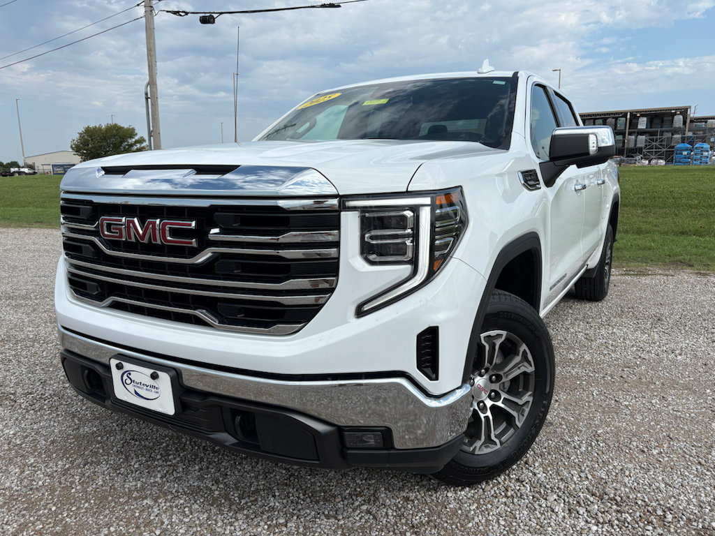 Used 2025 GMC Sierra 1500 SLT AWD/4WD image 1