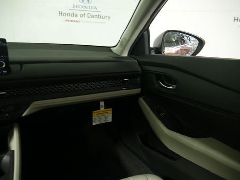 New 2025 Honda Accord SE image 14