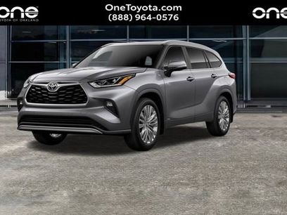 New 2025 Toyota Highlander Platinum