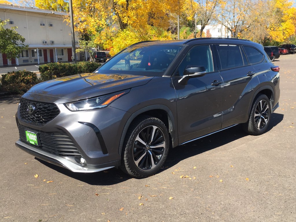 Used 2021 Toyota Highlander XSE AWD/4WD image 11