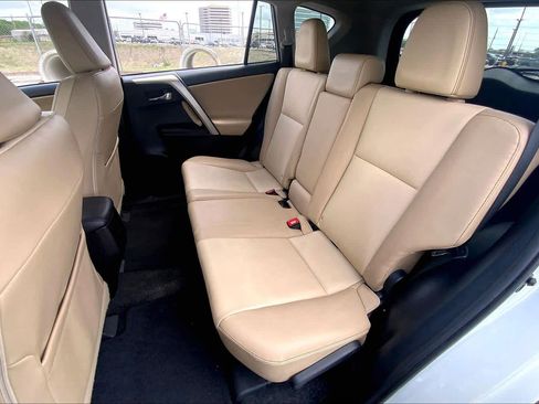 Used 2014 Toyota RAV4 Limited w/ Technology Package image 20