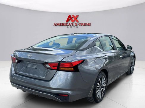 Used 2024 Nissan Altima 2.5 SV FWD image 6