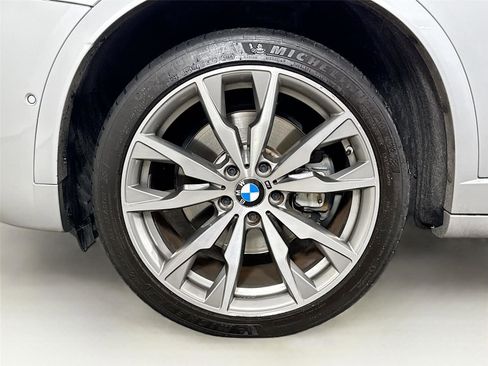 Used 2017 BMW X4 M40i image 13
