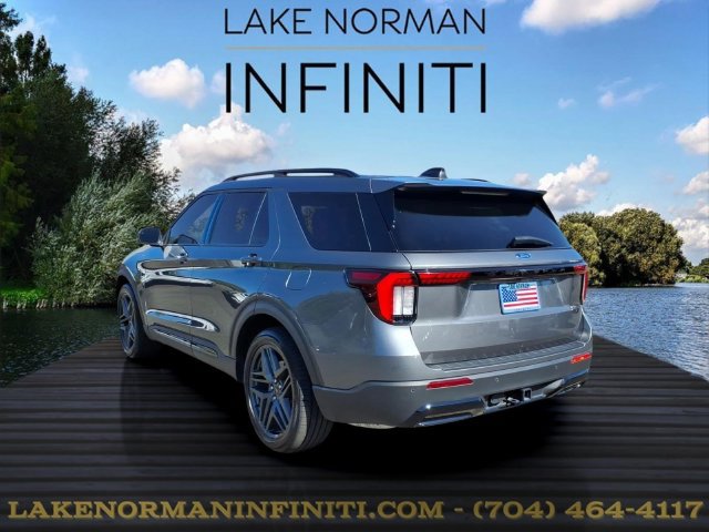 Used 2025 Ford Explorer ST-Line w/ Premium Package RWD image 21