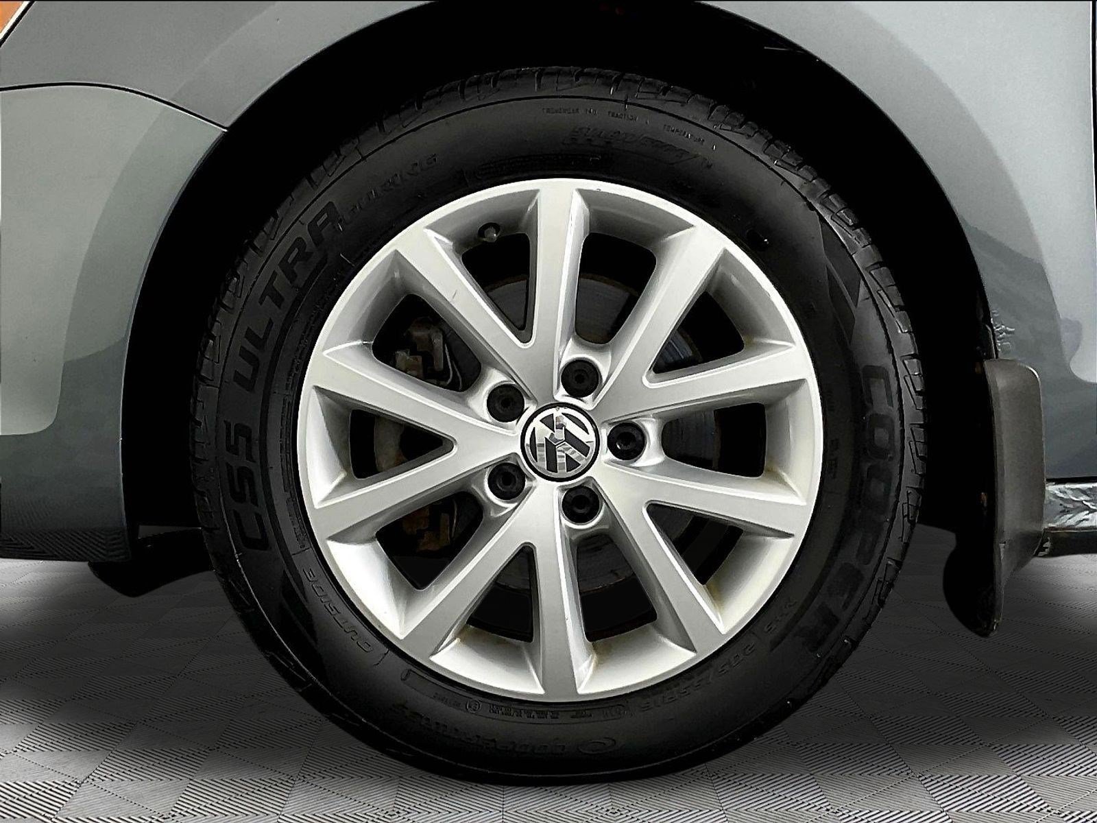 Used 2013 Volkswagen Jetta SE FWD image 32