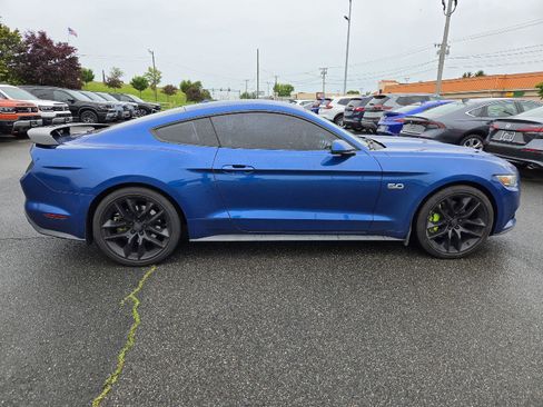 Used 2017 Ford Mustang GT Premium w/ Equipment Group 401A RWD image 5