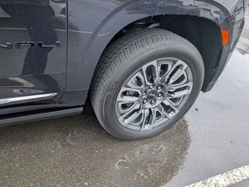 Certified 2024 GMC Yukon XL Denali Ultimate AWD/4WD image 12