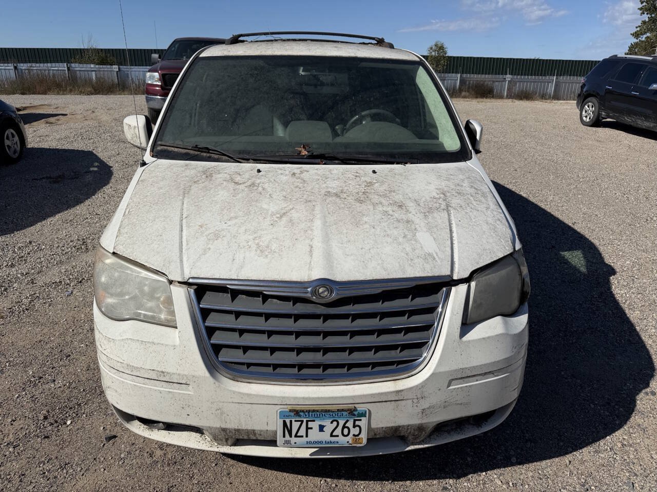 Used 2009 Chrysler Town & Country Touring FWD image 7