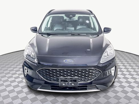 Used 2021 Ford Escape Titanium image 2