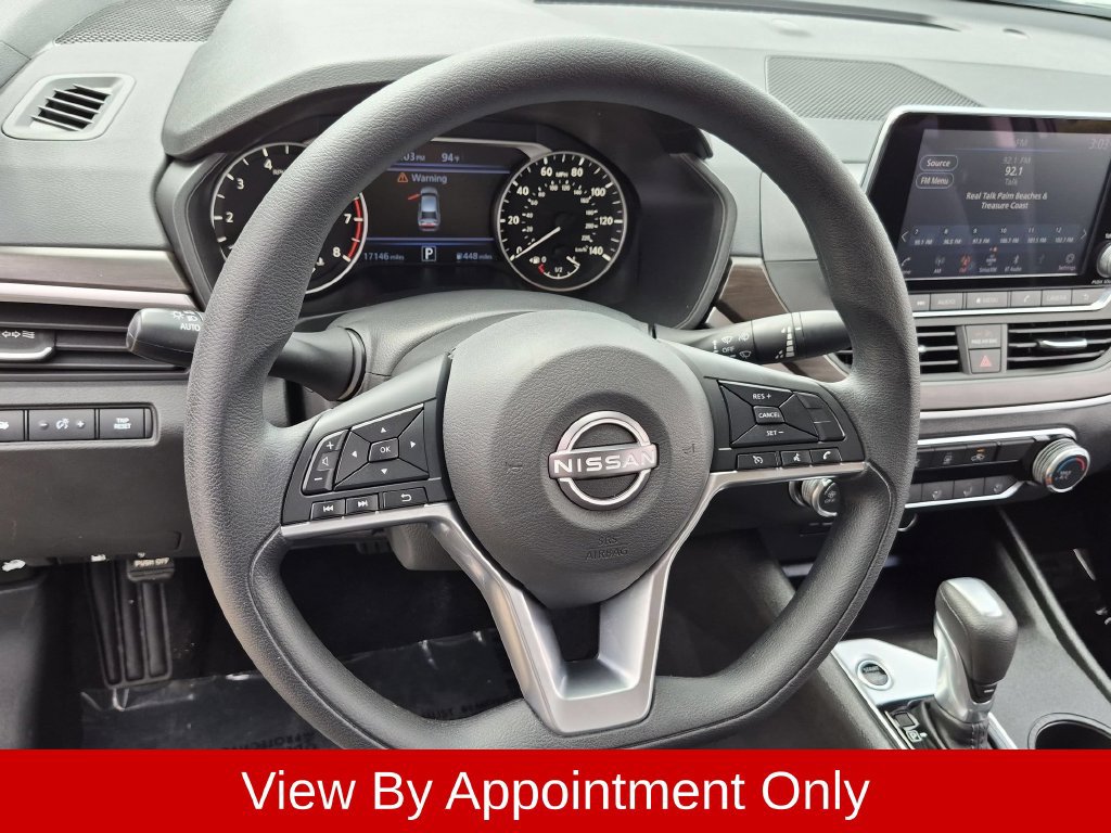 Used 2025 Nissan Altima 2.5 SV FWD image 22