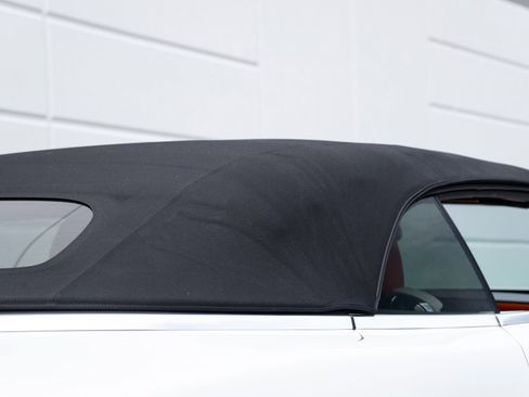 Used 2017 Rolls-Royce Dawn RWD image 20