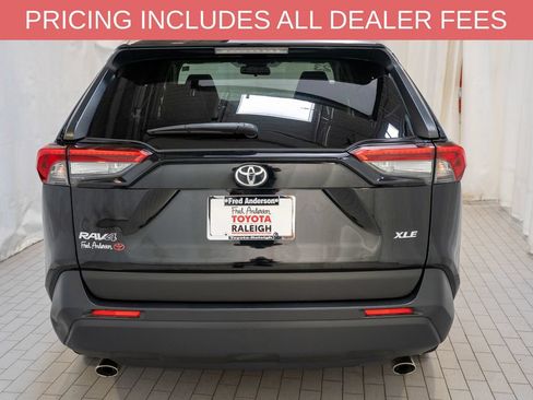 Used 2023 Toyota RAV4 XLE Premium FWD image 4